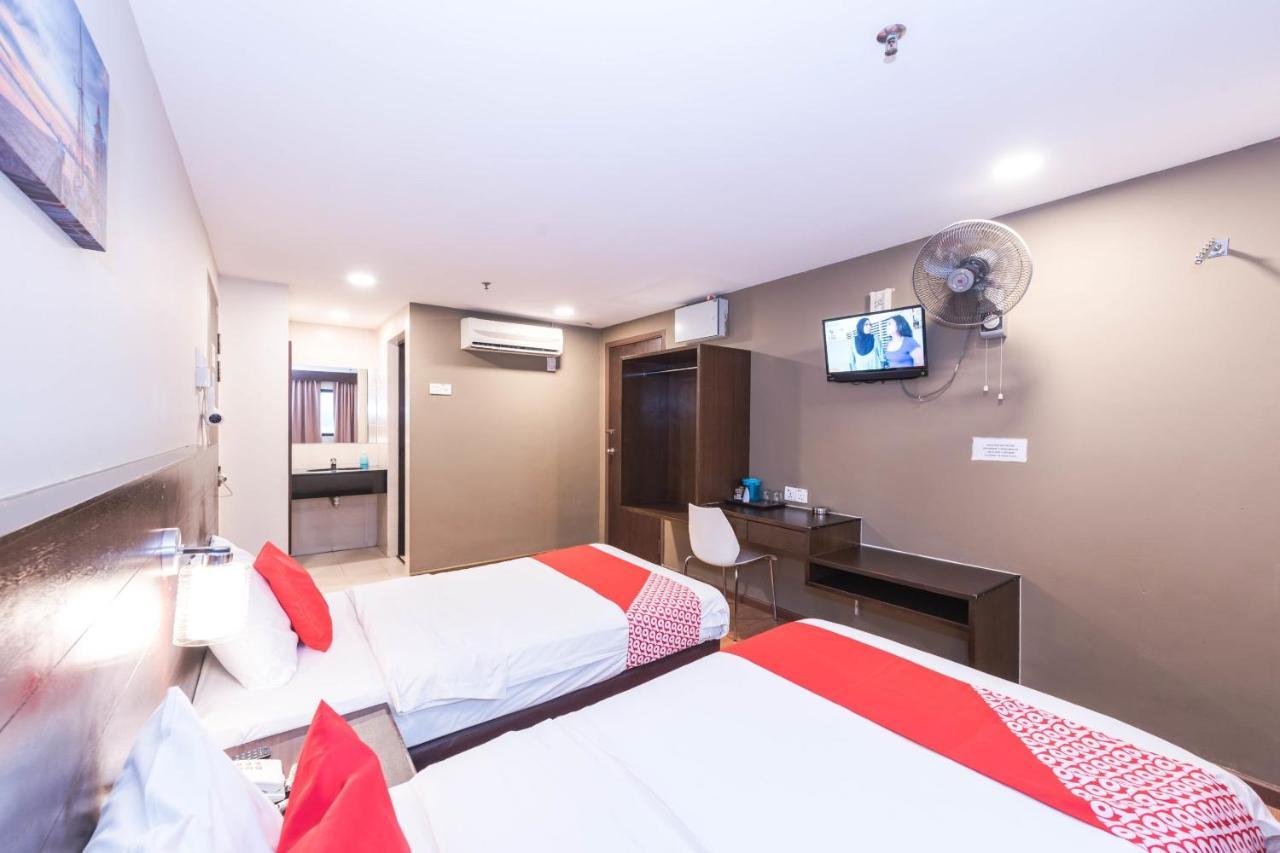 Oyo 89421 Pp Island Hotel George Town Exterior foto