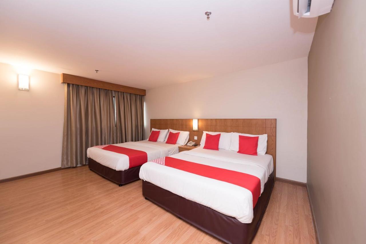Oyo 89421 Pp Island Hotel George Town Exterior foto
