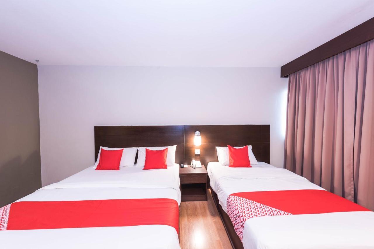 Oyo 89421 Pp Island Hotel George Town Exterior foto