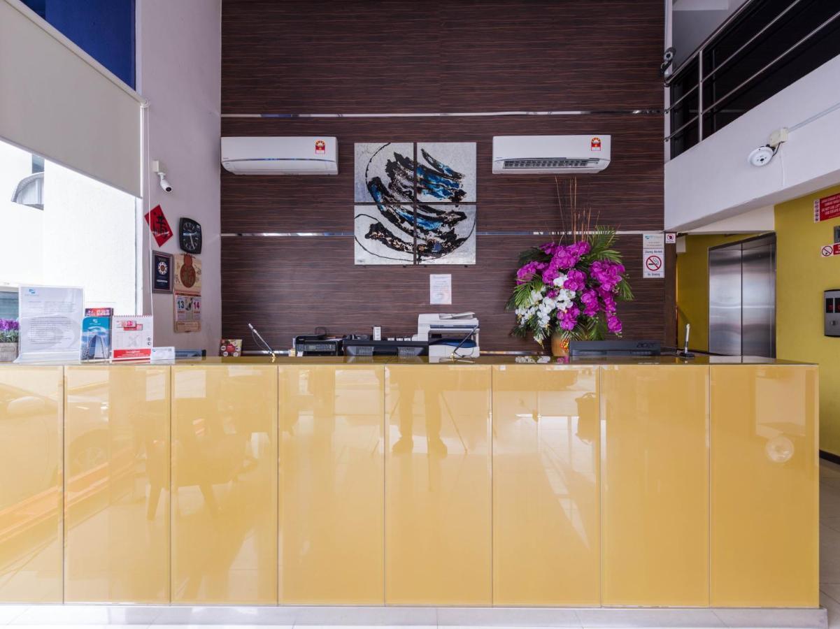 Oyo 89421 Pp Island Hotel George Town Exterior foto